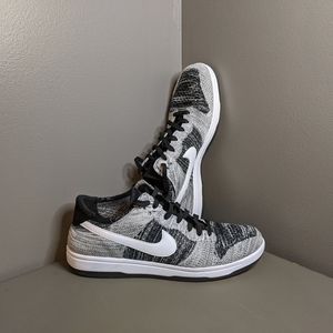 Nike Dunk Low Flyknit "Oreo"